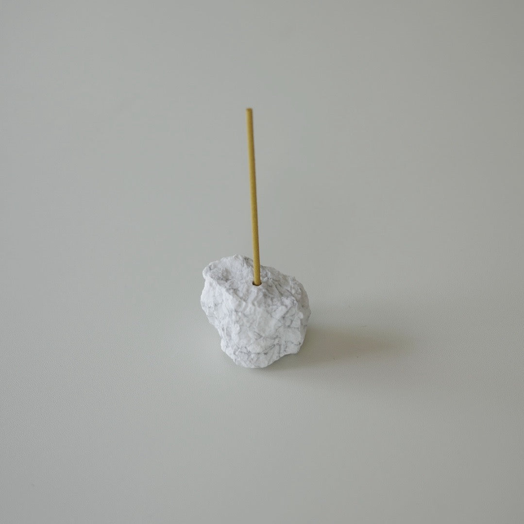 HOWLITE INCENSE STAND